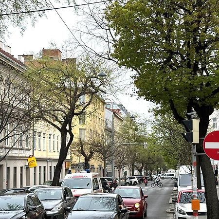Traumhafte Wohnung Fuer 3, Grosszuegig, Walk In Dusche Wien Eksteriør billede